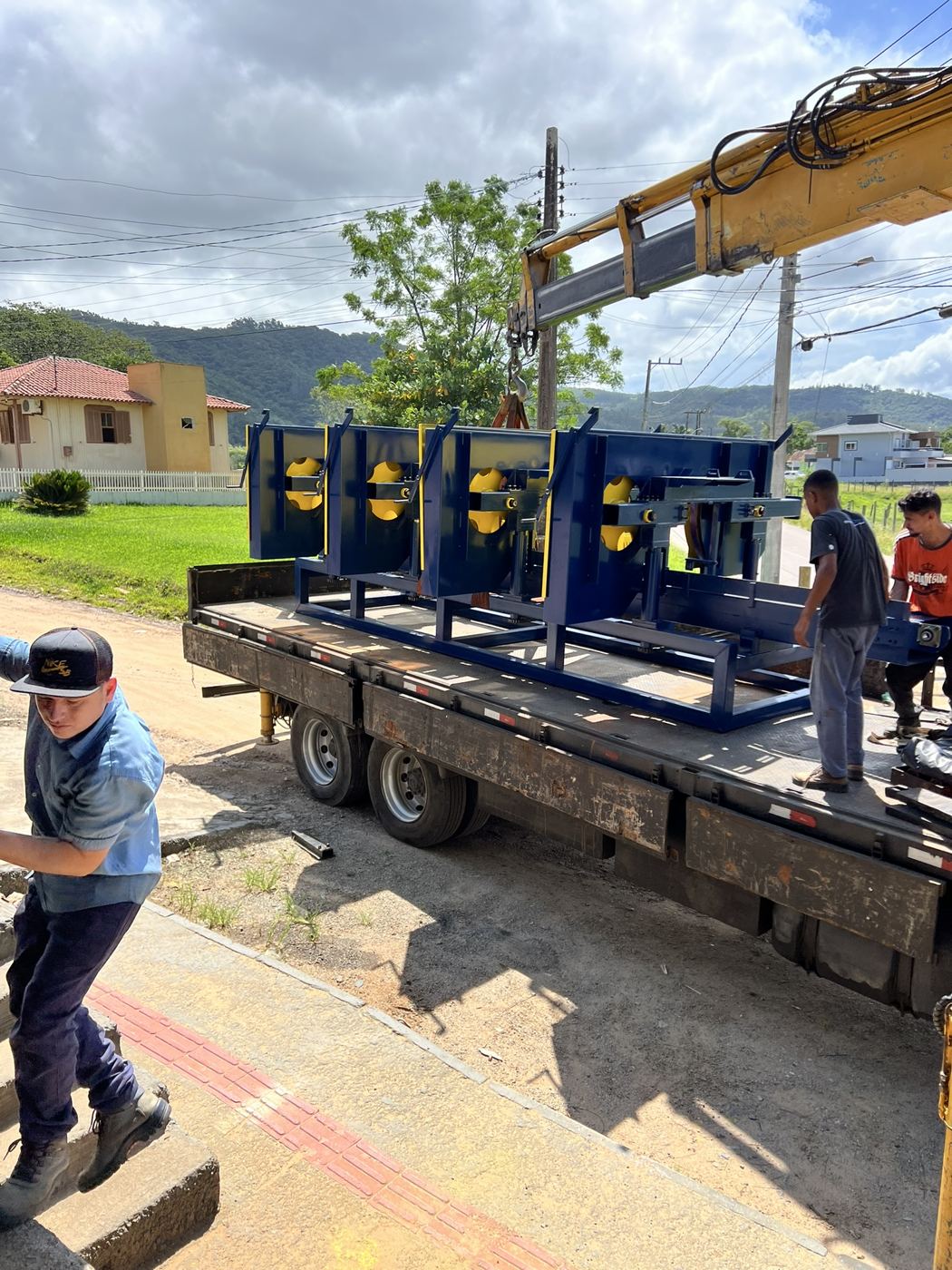 Máquina no caminhão